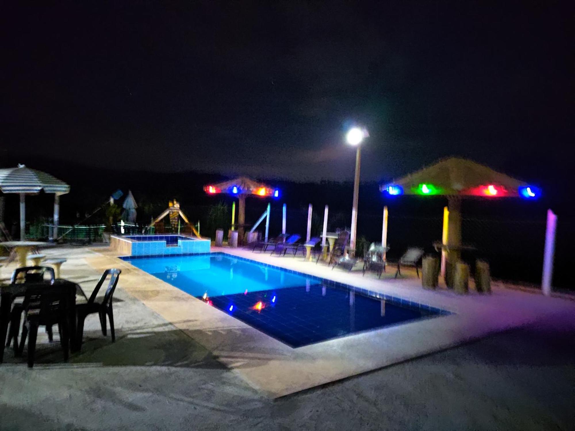 Pousada Irmaos Oliveira Lindoia Bagian luar foto