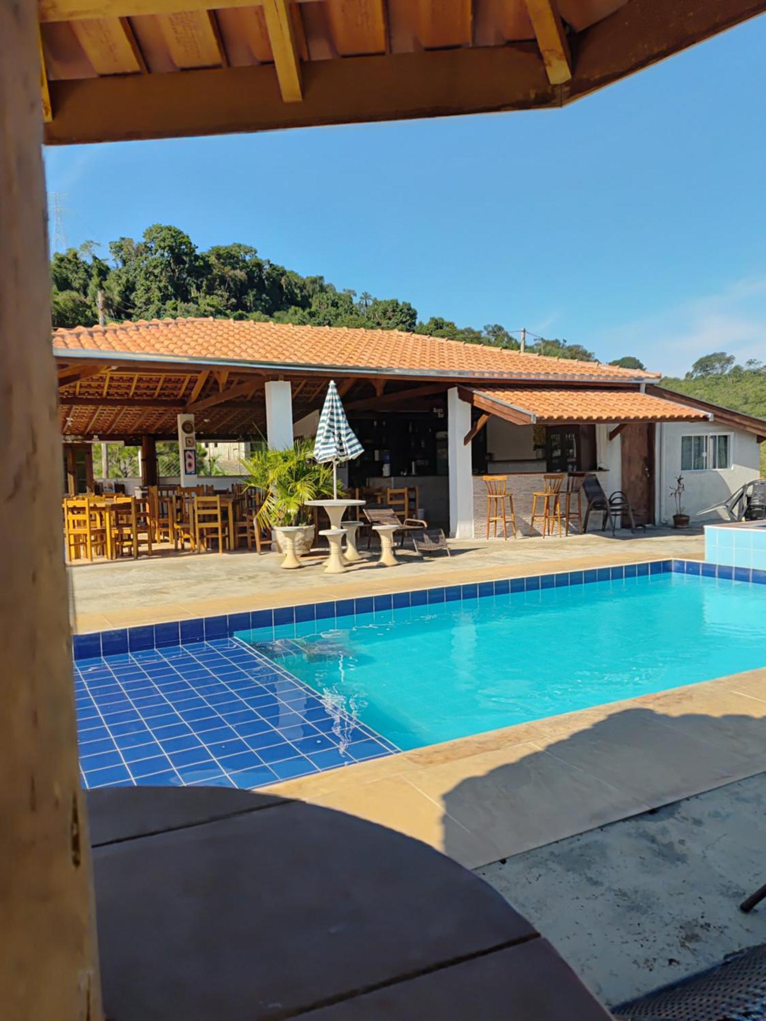 Pousada Irmaos Oliveira Lindoia Bagian luar foto